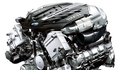6_eight-cylinder-engine.jpg.resource.1373899944837
